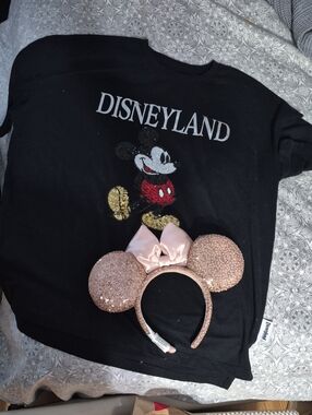 Disneyland Women's Black Short Sleeve Mickey Tee